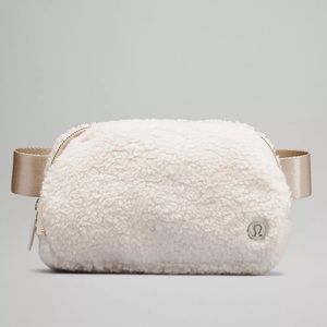 lululemon Everywhere Fleece belt bag. NWT, Ivory